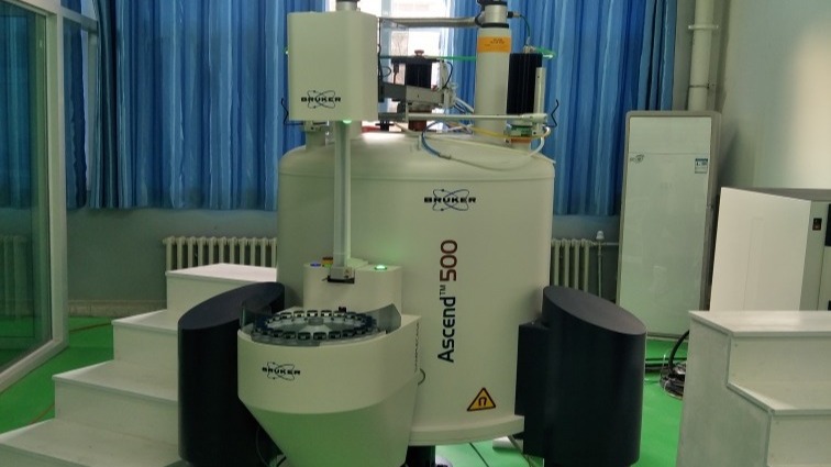 超导核磁共振波谱仪